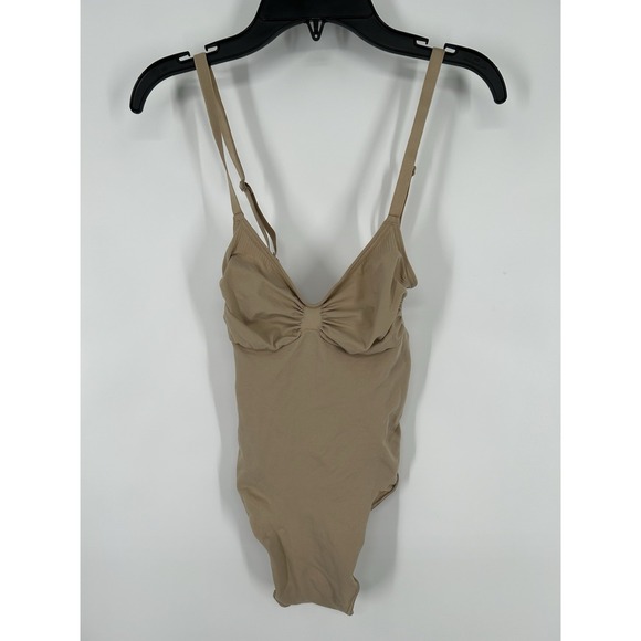 Skims Seamless Sculpting Thong Bodysuit Clay Tan Kim Kardashian Size Medium - Picture 1 of 4